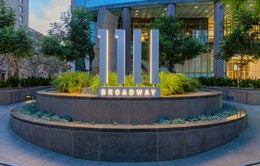 1111 Broadway fountain