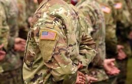 US army personnel standing in a line