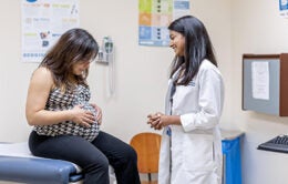 physcian with pregnant woman