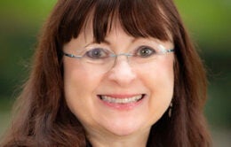 Kim Barrett headshot